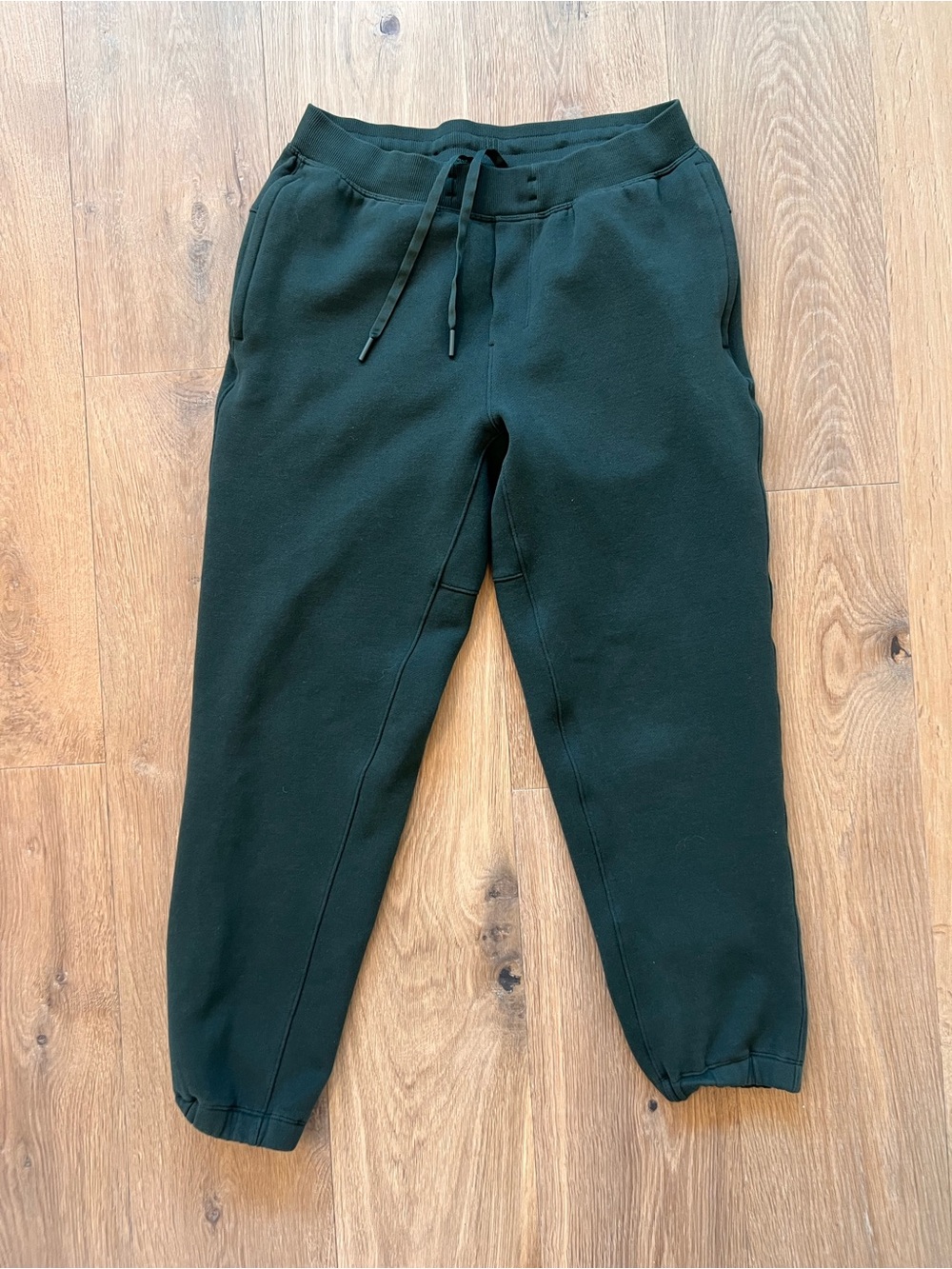 Lululemon Men’s Medium Dark Green Jogger Sweatpants Zip Pockets Tapered Athletic
